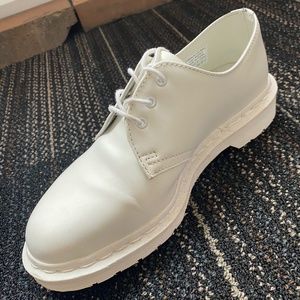 All White leather Oxford shoe style Dr. Marten